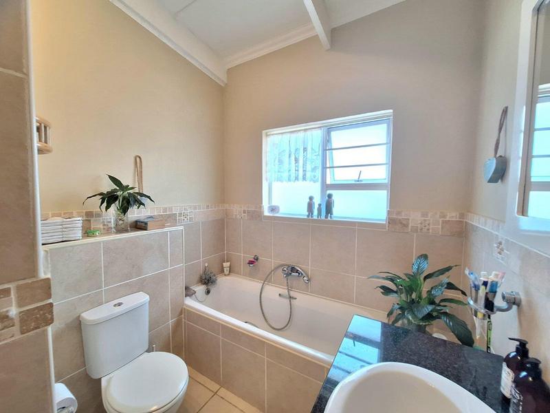 3 Bedroom Property for Sale in Fraaiuitsig Western Cape